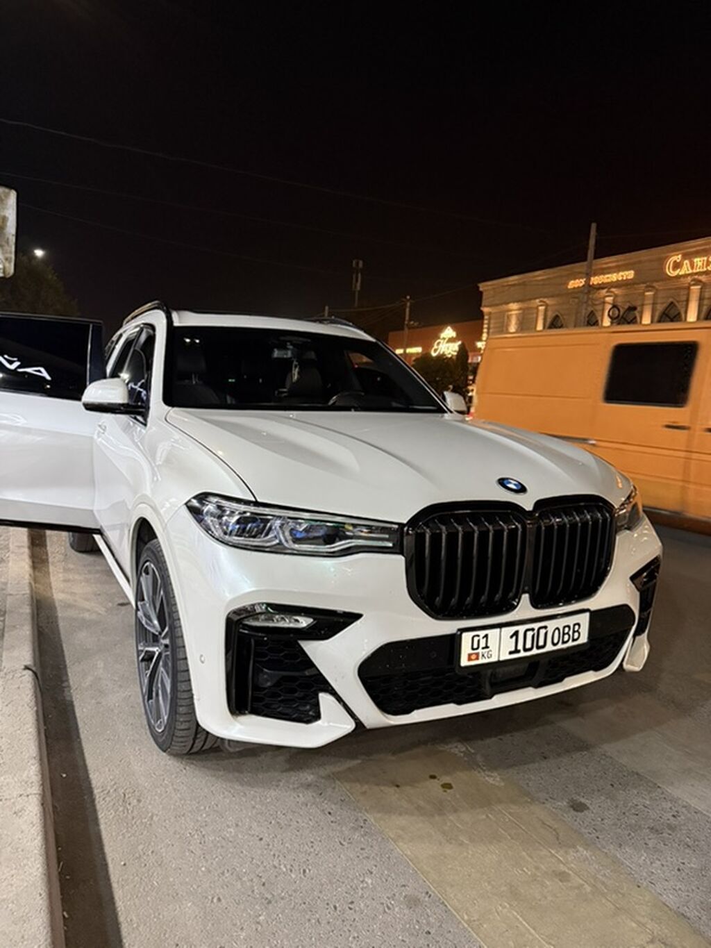 BMW X7: 2020 г., 4.4 л, Автомат, Бензин, Кроссовер: фото 3