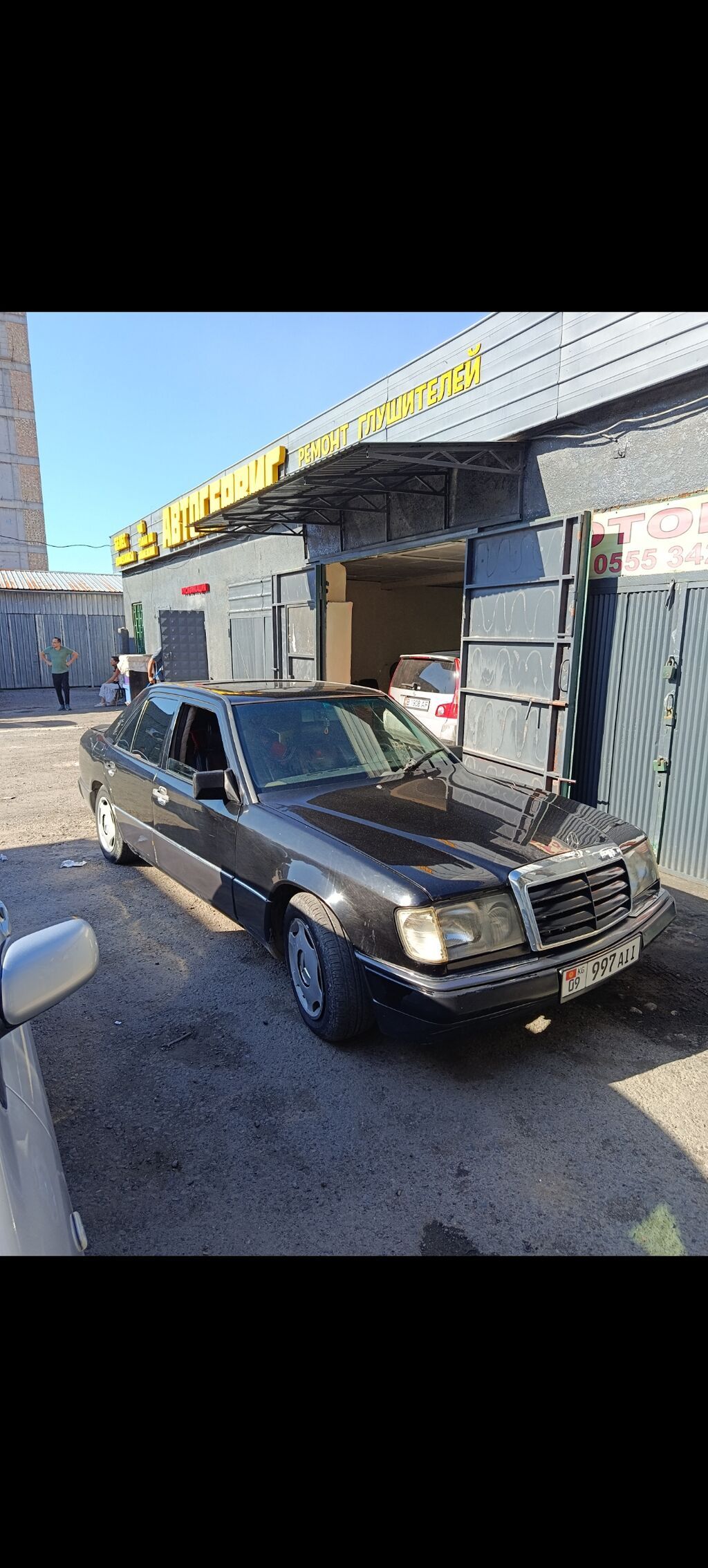 Mercedes-Benz W124: 1990 г., 2.3 л, Механика, Бензин, Седан — фото 2