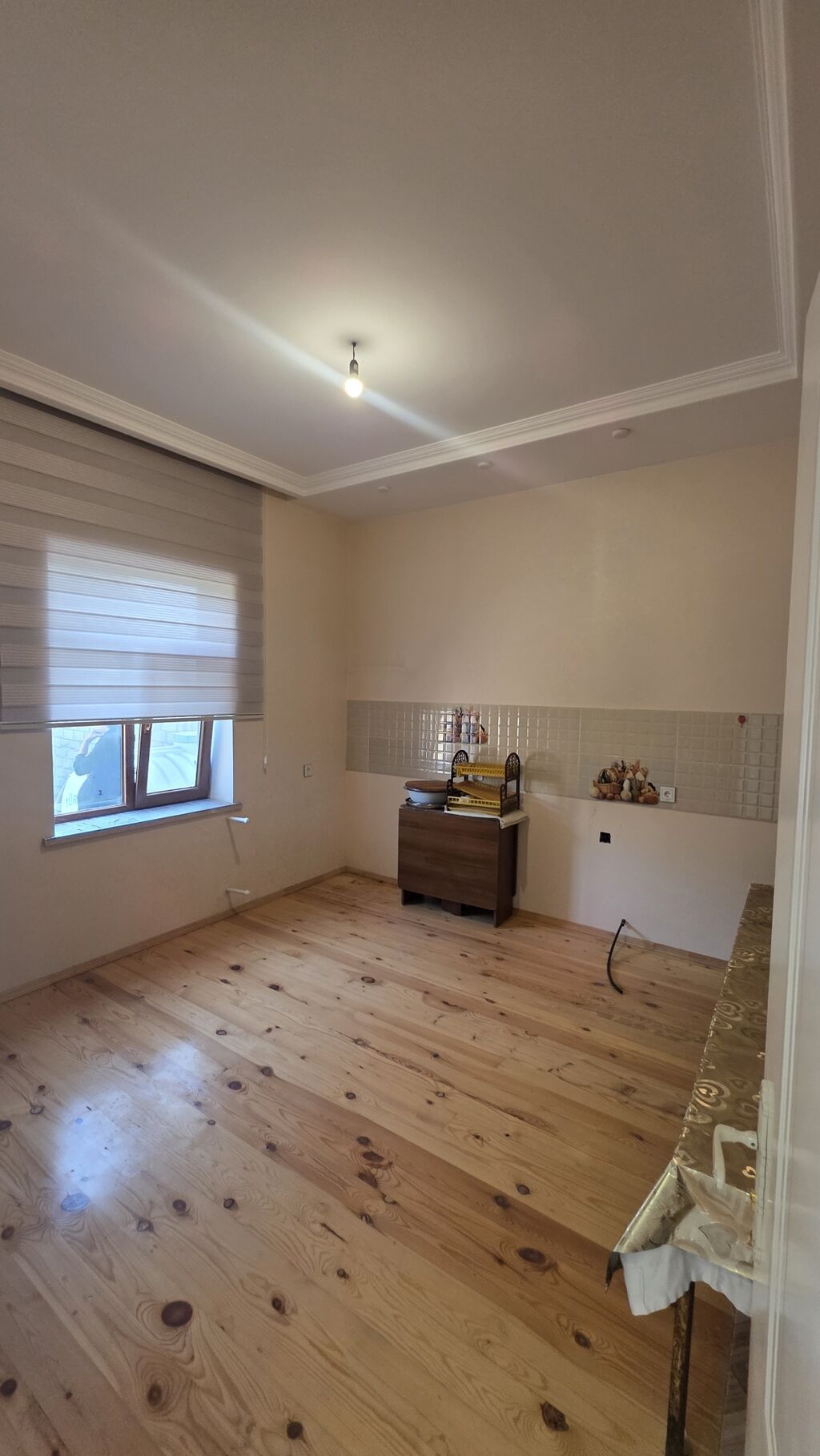 5 otaqlı, 145 kv. m, Təmirsiz