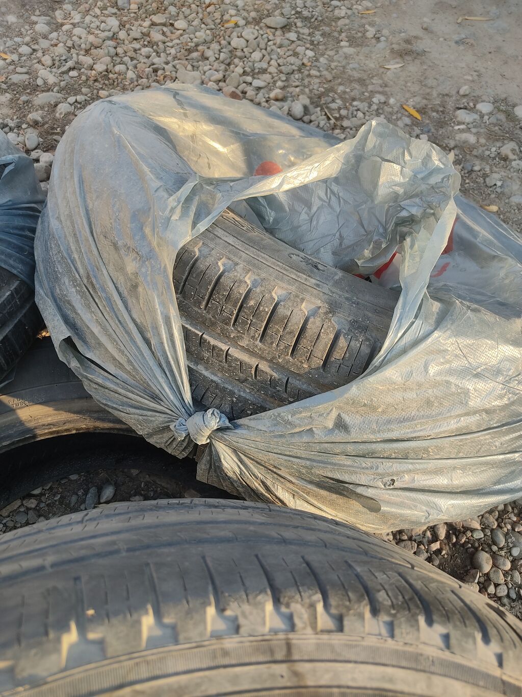 Комплект летних шин 215/65 R17 99V - Размер: 215/65 R17 - Индекс: фото 4