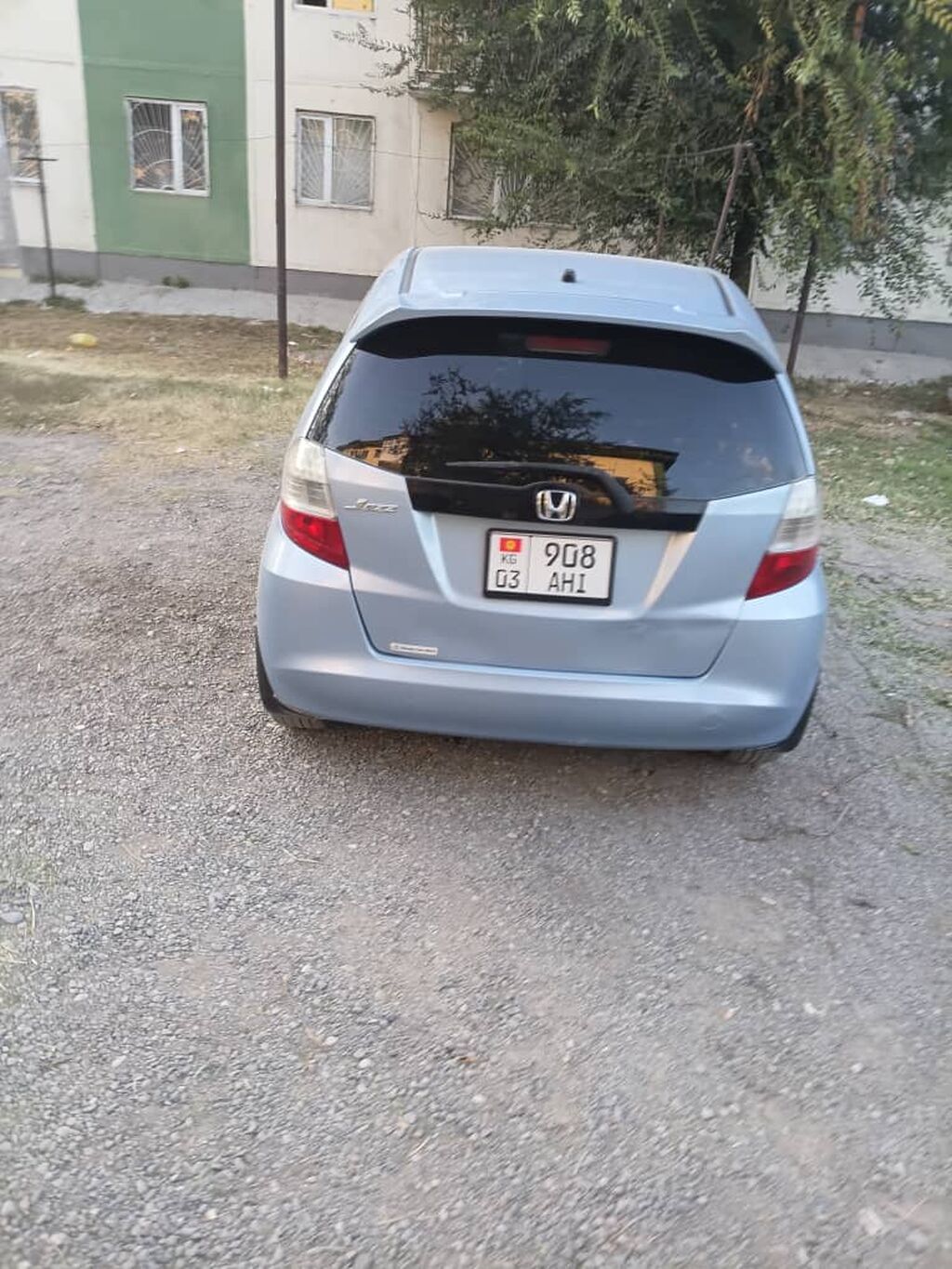 Honda Fit: 2009 г., 1.4 л, Вариатор, Бензин, Хэтчбэк: фото 2