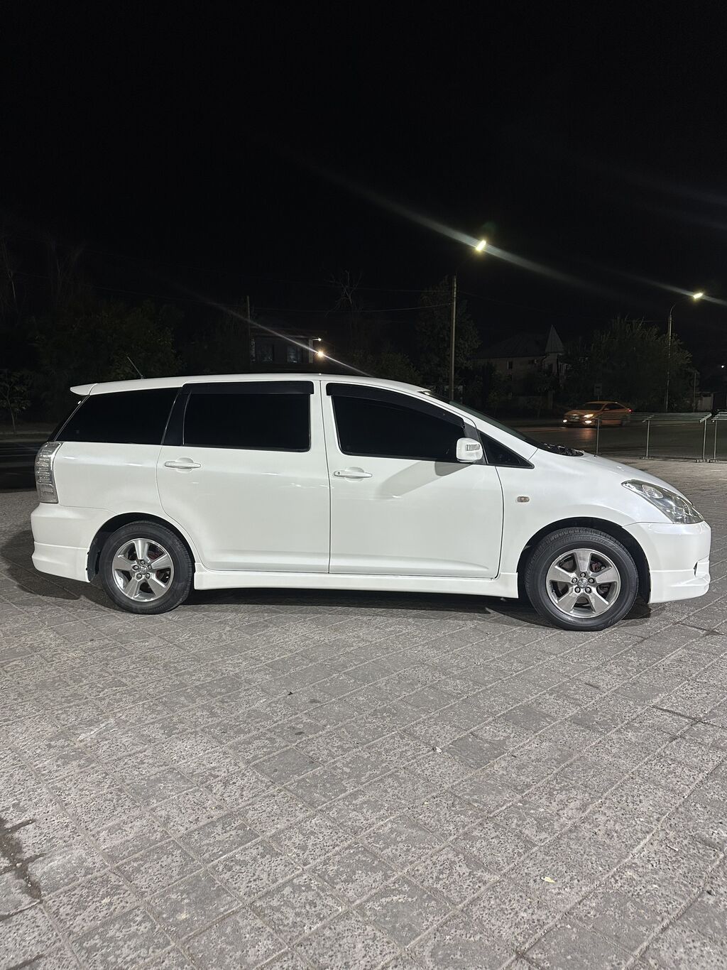 Toyota WISH: 2003 г., 1.8 л, Автомат, Бензин, Минивэн: фото 3