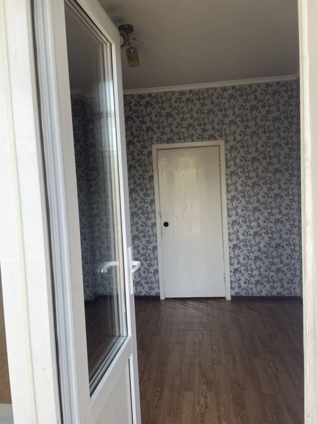Сдаётся 1 комната в 3-комнатной квартире Район Ошского базара 15: фото 2