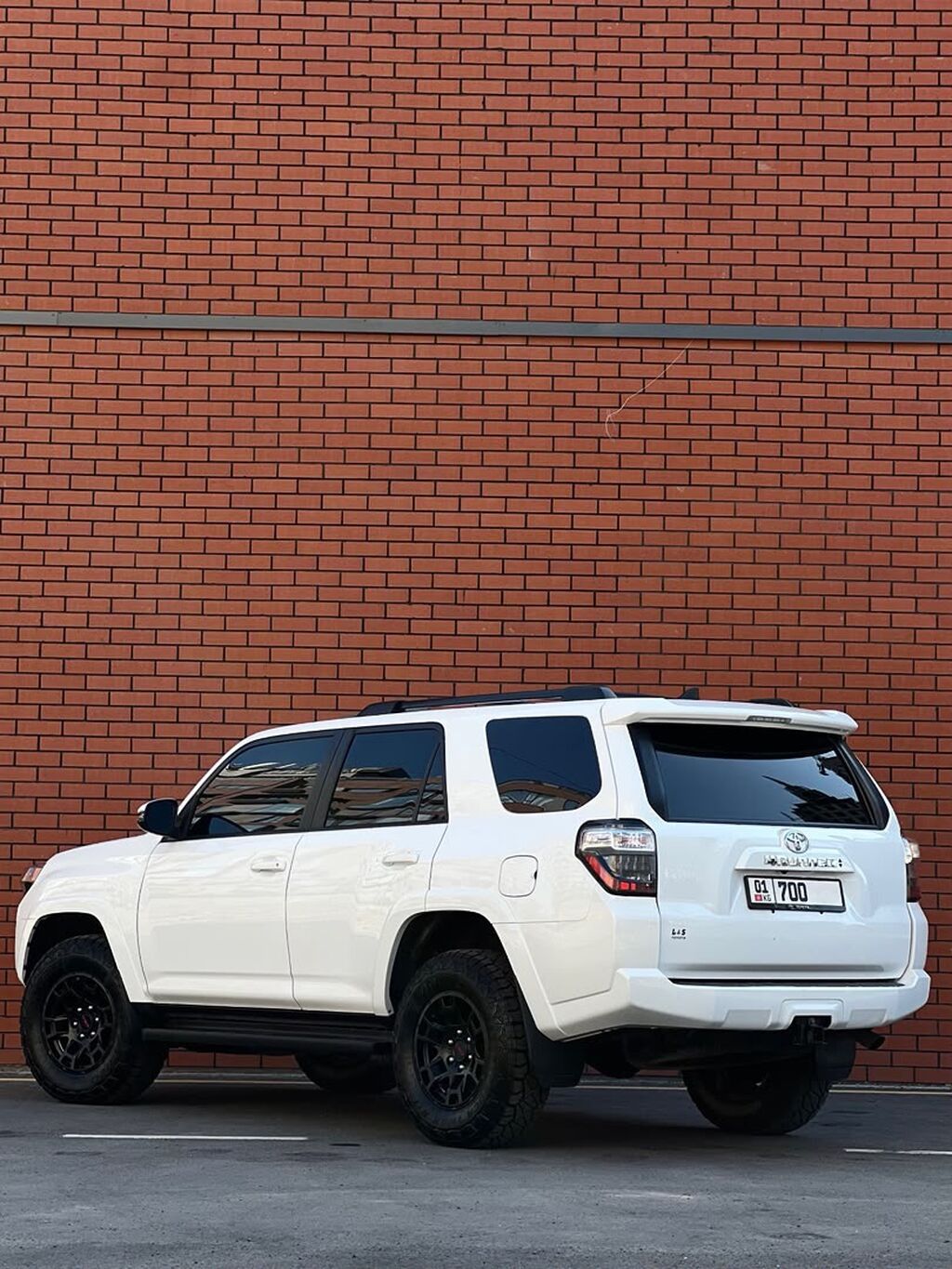 Toyota 4Runner: 2020 г., 4 л, Автомат, Бензин, Внедорожник: фото 4