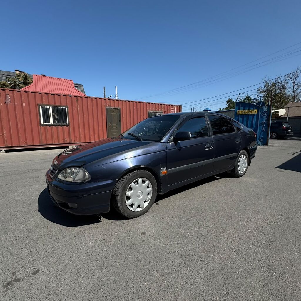 Toyota Avensis: 2001 г., 1.8 л, Механика, Бензин, Хэтчбэк: фото 4