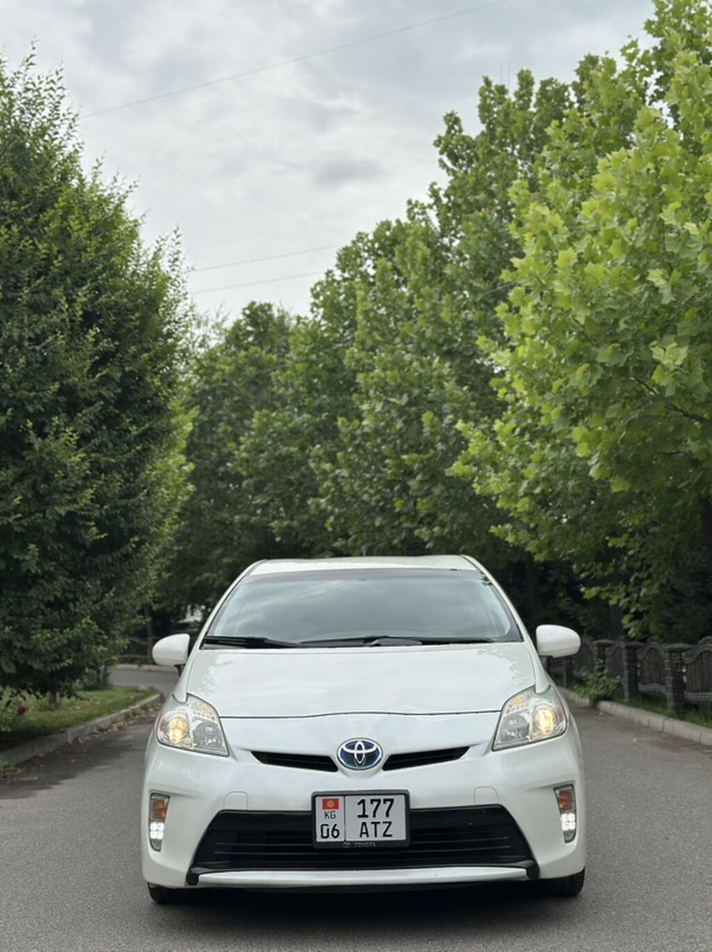 Toyota Prius: 2014 г., 1.8 л, Автомат, Гибрид, Лифтбек: фото 8