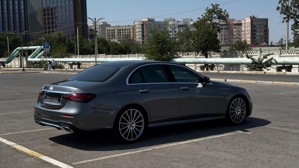 Mercedes-Benz E-Class: 2022 г., 2 л, Автомат, Бензин, Седан: фото 5