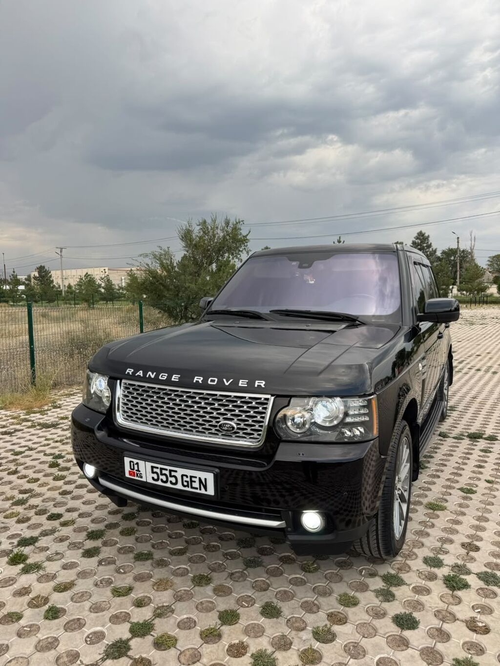 Land Rover Range Rover: 2010 г., 5 л, Автомат, Бензин, Внедорожник: фото 4