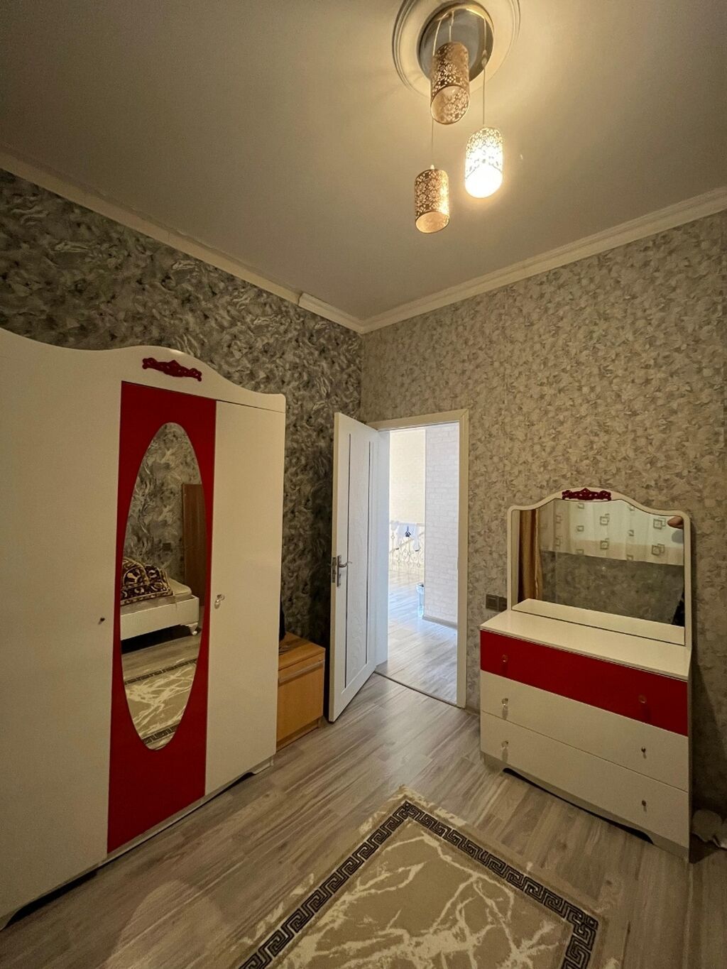 4 otaqlı, 108 kv. m, Kredit yoxdur, Orta təmir
