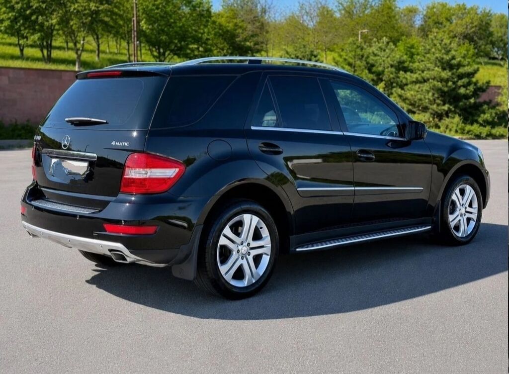 Mercedes-Benz ML-Class: 2009 г., 3.5 л, Автомат, Бензин, Кроссовер: фото 3