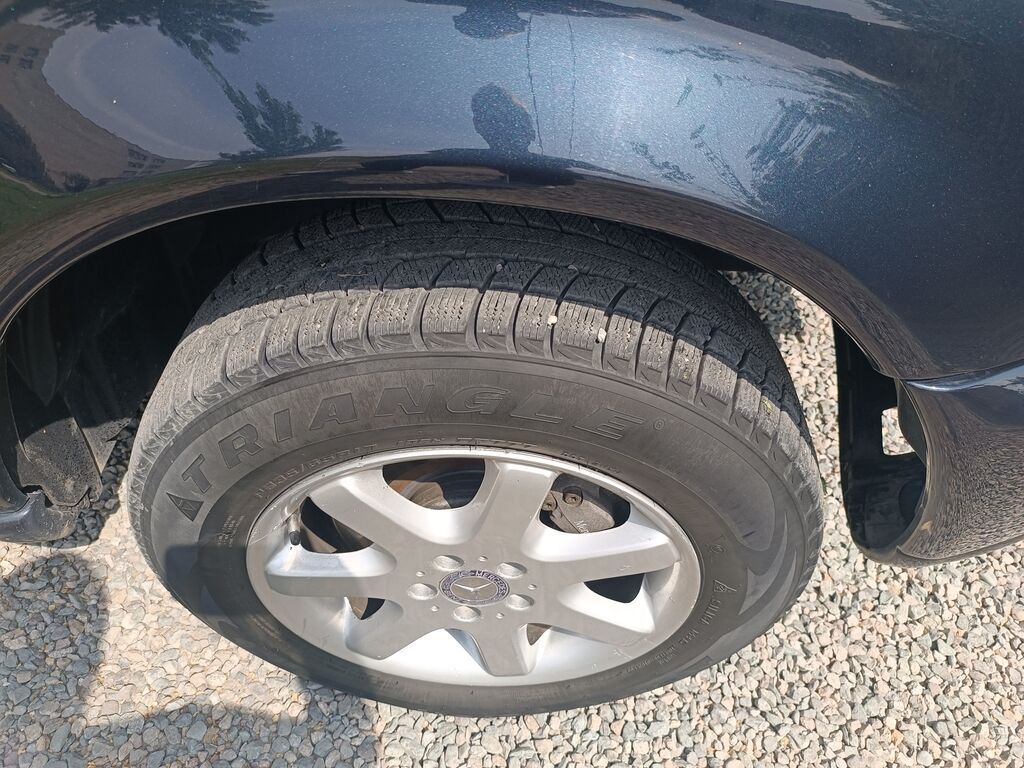 Mercedes-Benz ML-Class: 2003 г., 3.7 л, Автомат, Газ, Внедорожник: фото 6