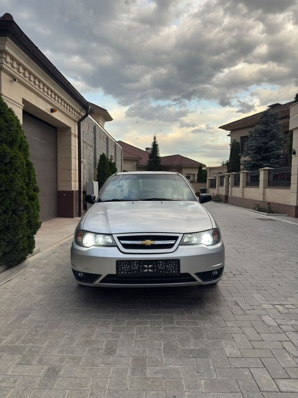 Daewoo Nexia: 2010 г., 1.6 л, Механика, Бензин, Седан: фото 2