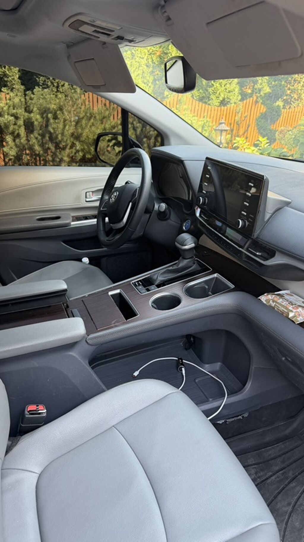 Toyota Sienna: 2023 г., 2.5 л, Автомат, Гибрид, Минивэн: фото 4