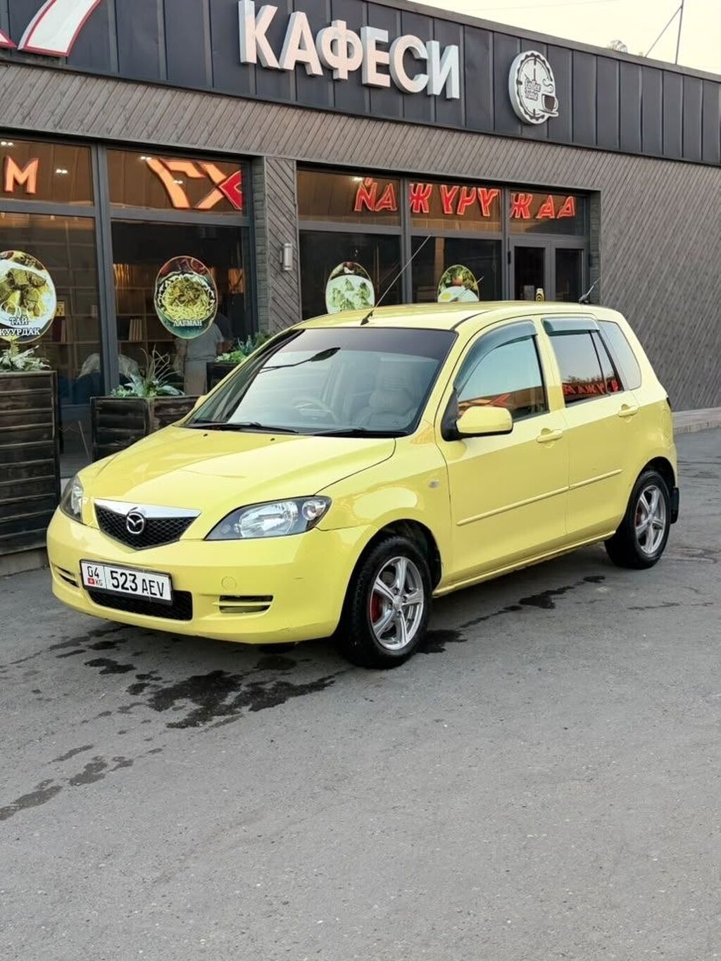 Mazda Demio: 2003 г., 1.3 л, Автомат, Бензин, Хэтчбэк: фото 2