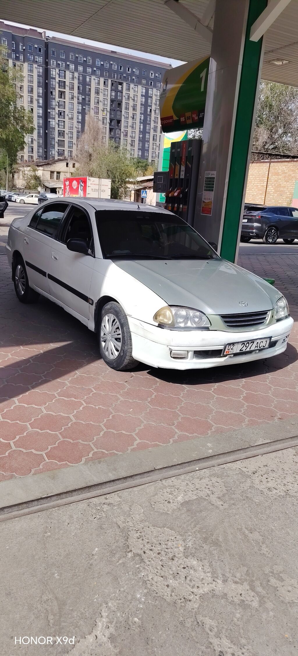 Toyota Avensis: 2000 г., 1.6 л, Бензин, Седан: фото 4