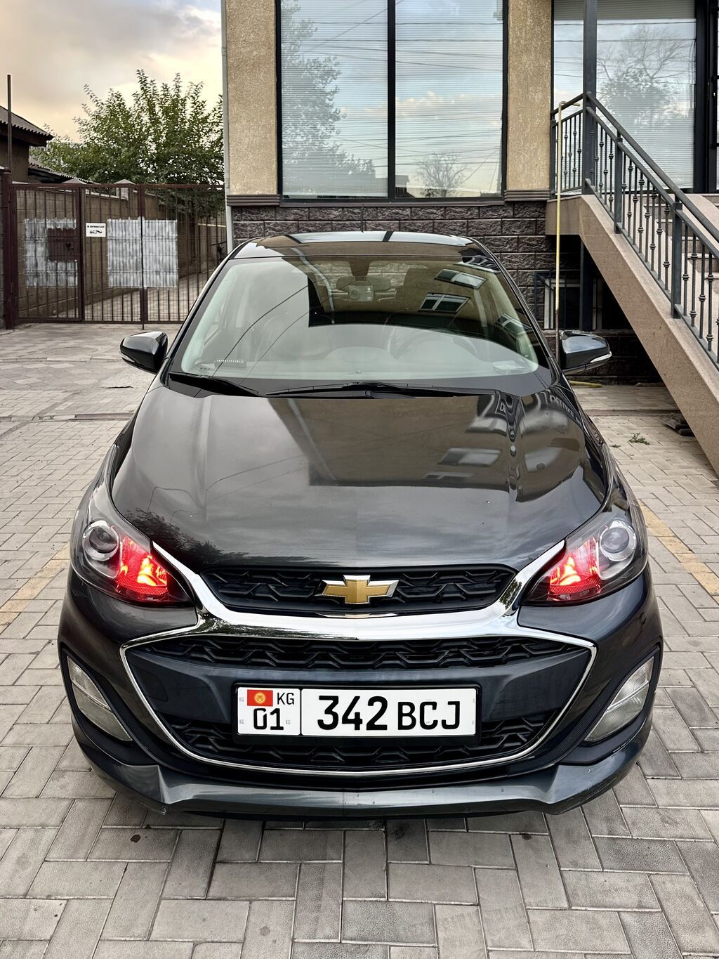 Chevrolet Spark: 2018 г., 1 л, Автомат, Бензин, Хэтчбэк: фото 2