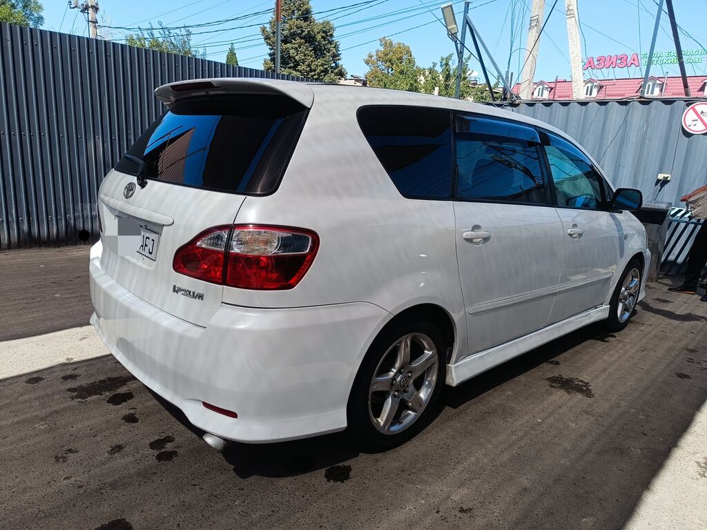 Toyota Avensis Verso: 2004 г., 2.4 л, Автомат, Газ, Минивэн: фото 6