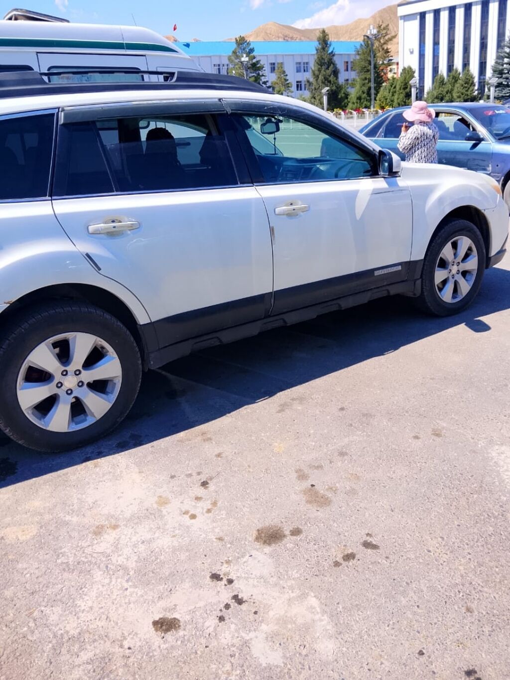 Subaru Outback: 2010 г., 2.4 л, Механика, Бензин, Универсал: фото 3