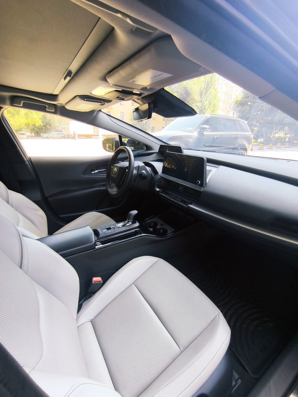 Toyota Prius: 2023 г., Вариатор, Гибрид, Лифтбек: фото 4
