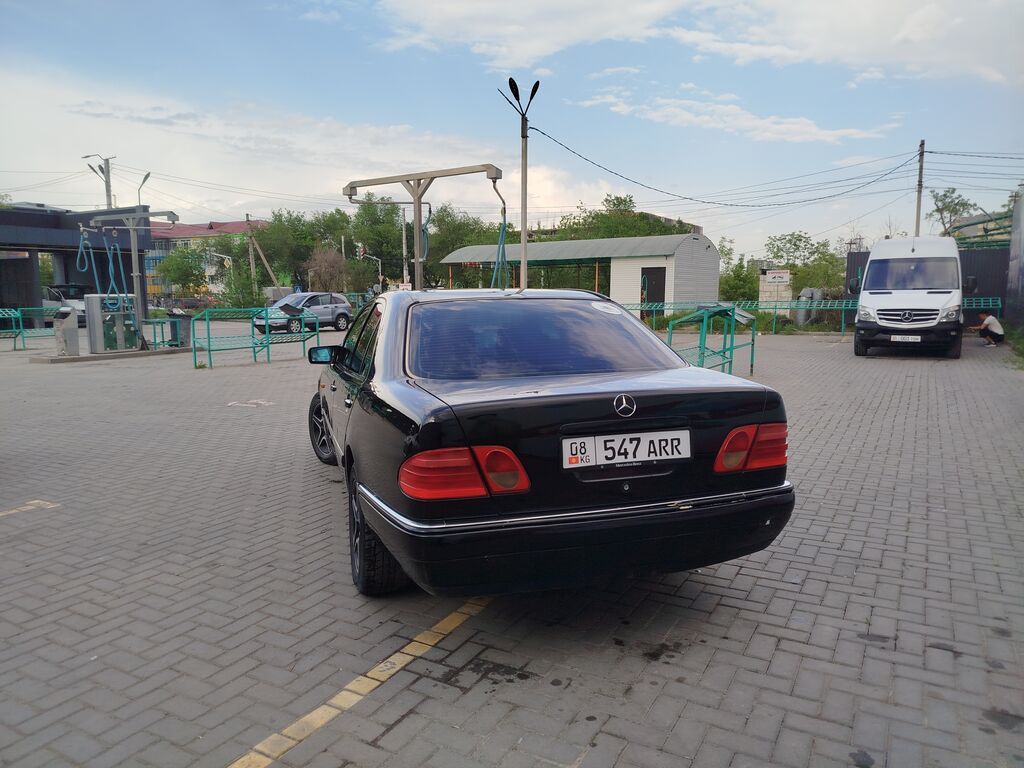 Mercedes-Benz E-Class: 1999 г., 3.2 л, Автомат, Бензин, Седан: фото 4