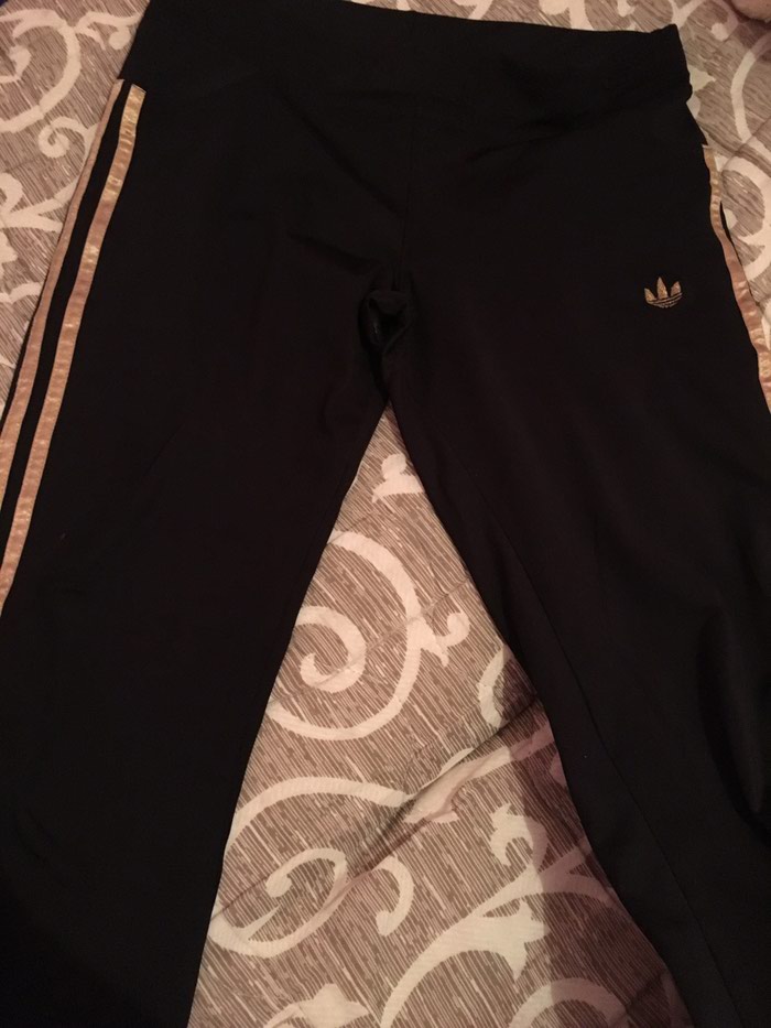 Ženske pantalone: Adidas donji deo trenerke na lalafo.rs Adidas donji deo trenerke - Beograd