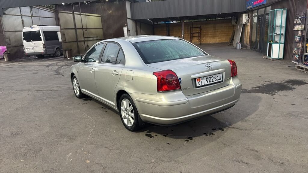 Toyota Avensis: 2006 г., 1.8 л, Механика, Бензин, Седан: фото 8
