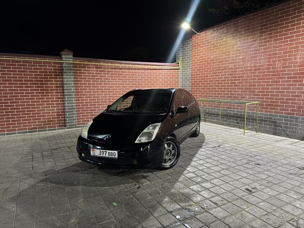 Toyota Prius: 2004 г., 1.5 л, Вариатор, Гибрид, Хэтчбэк: фото 2