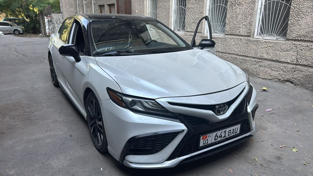 Toyota Camry: 2020 г., 2.5 л, Автомат, Бензин, Седан: фото 3