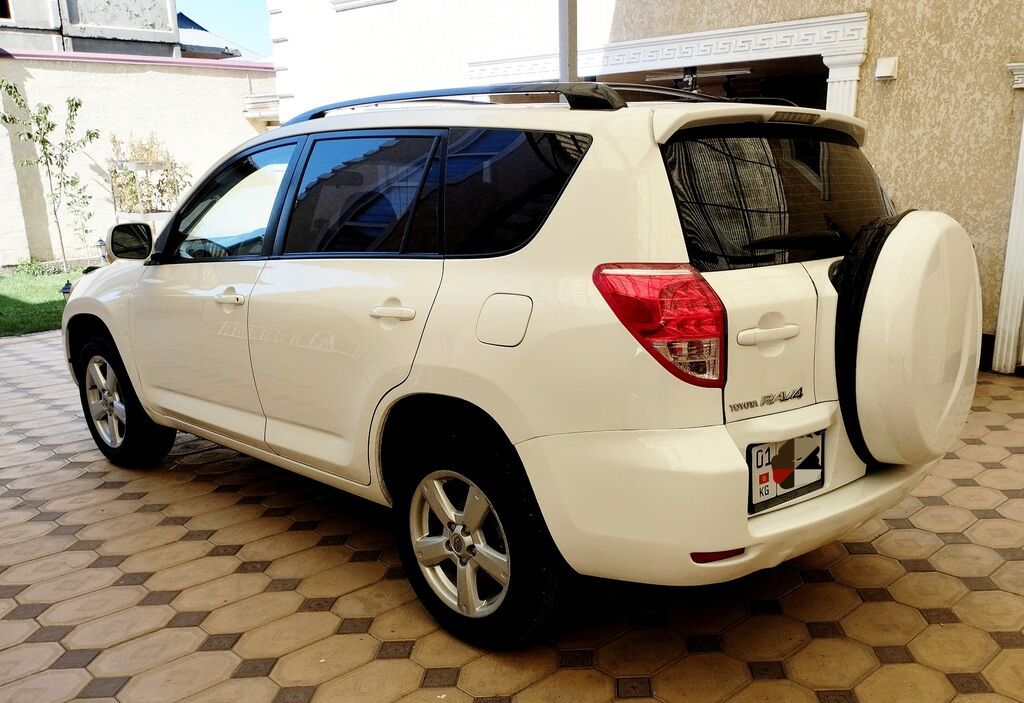 Toyota RAV4: 2006 г., 2 л, Автомат, Бензин, Кроссовер: фото 4