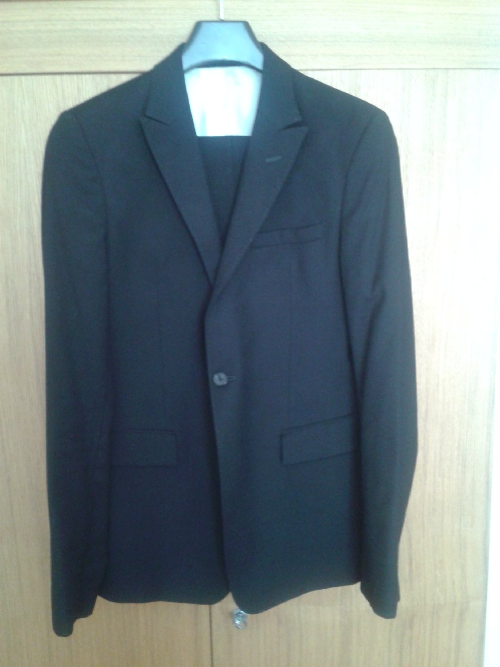 Костюмы: Продаю брендовые модные мужские костюмы (ARMANI) (Origional) на lalafo.az Продаю брендовые модные мужские костюмы (ARMANI) (Origional) в Баку
