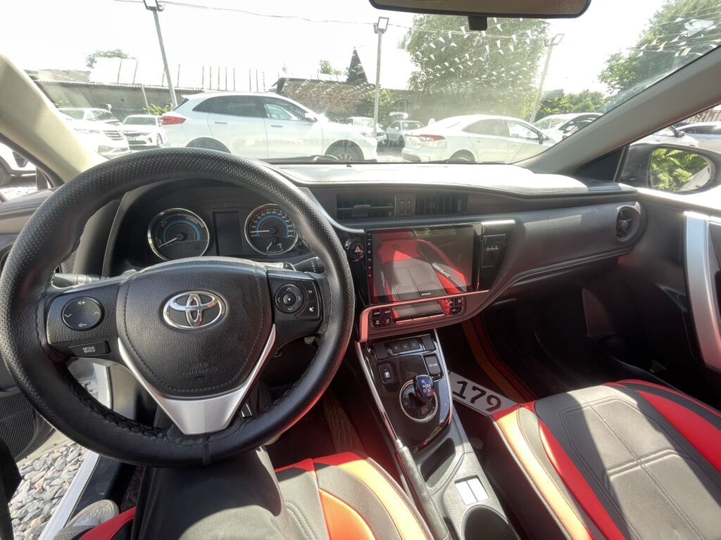 Toyota Auris: 2019 г., 1.8 л, Хэтчбэк: фото 6