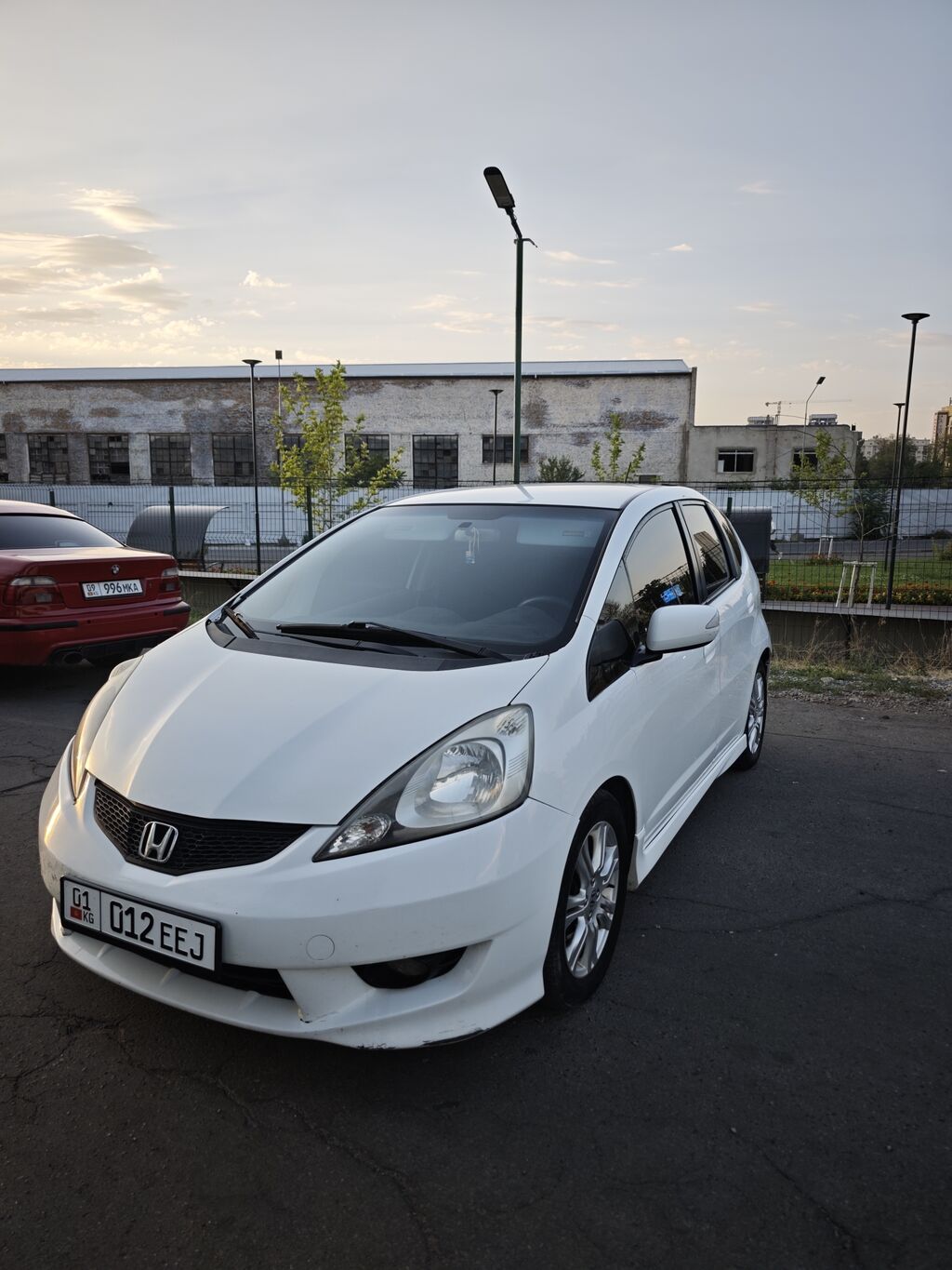 Honda Fit: 2009 г., 1.5 л, Автомат, Хэтчбэк: фото 3