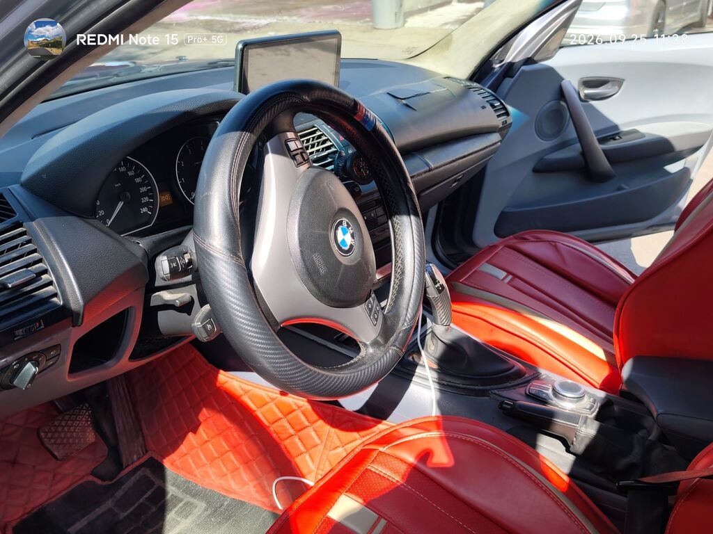 BMW 1 Series 2004 г., 2 л, автомат, хэтчбек: фото 6