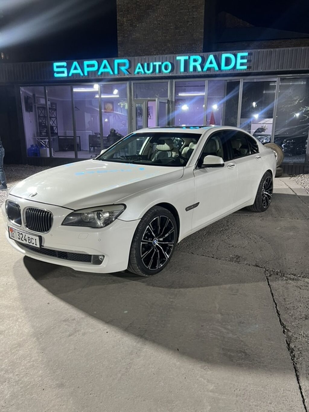BMW 7 series: 2010 г., 3 л, Автомат, Бензин, Седан: фото 2