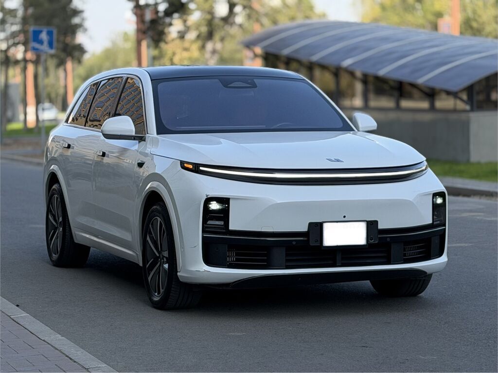 Lixiang L7: 2024 г., 1.5 л, Вариатор, Электромобиль, Внедорожник: фото 3