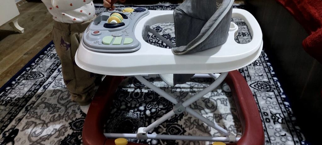 Uşaq gəzdirəni (Babywalker) – oyun paneli ilə - Rəng: ağ üst panel