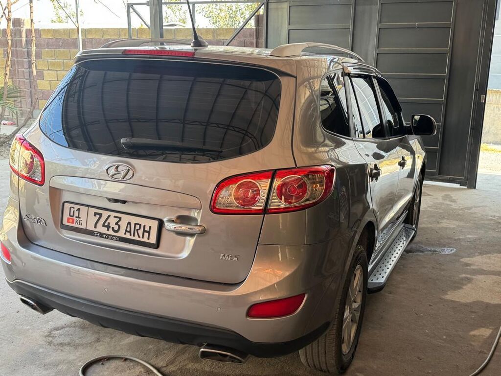Hyundai Santa Fe: 2010 г., 2 л, Автомат, Дизель, Кроссовер: фото 5