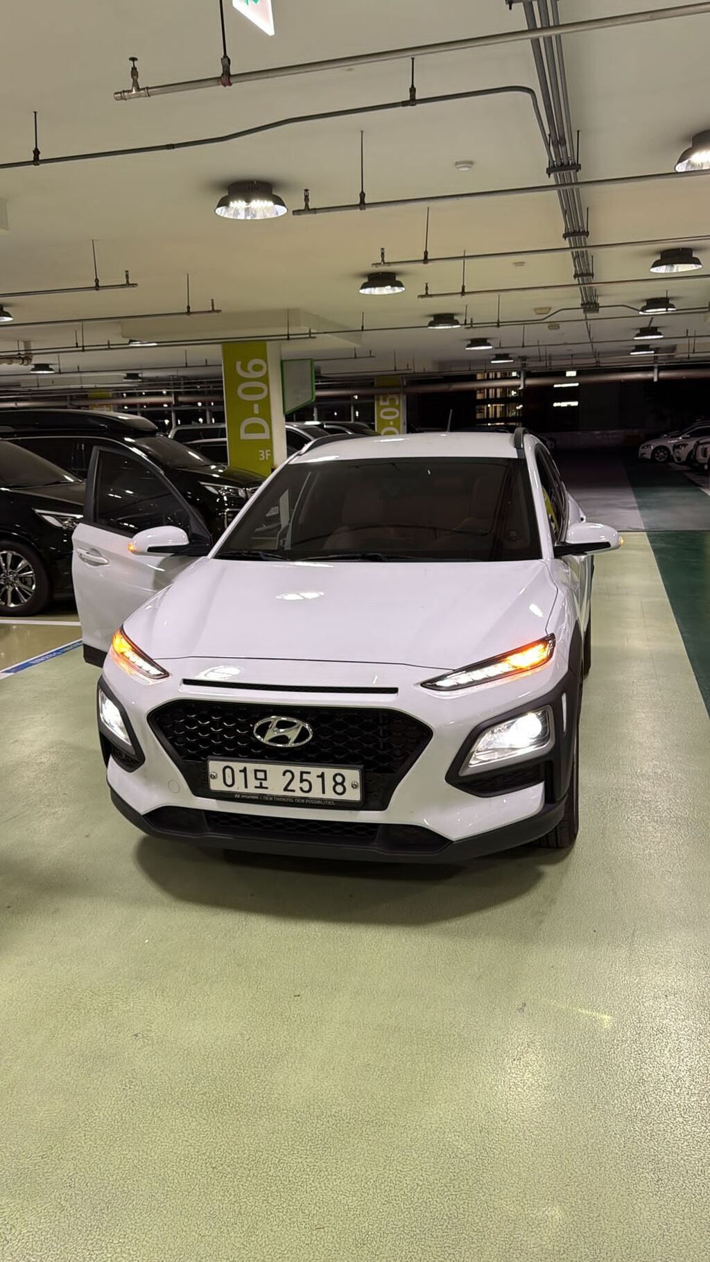 Hyundai Kona: 2018 г., 1.6 л, Автомат, Бензин, Кроссовер: фото 4