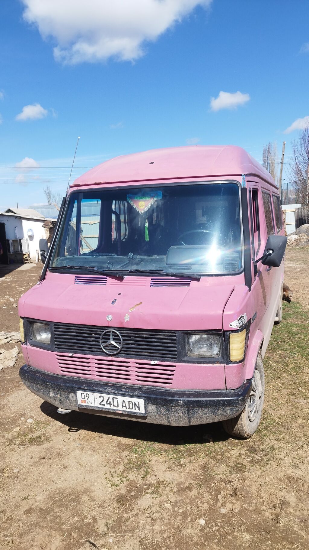 Mercedes-Benz T1