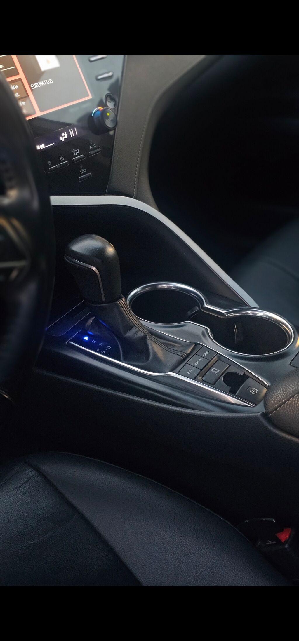 Toyota Camry: 2019 г., 2.5 л, Автомат, Бензин, Седан — фото 4