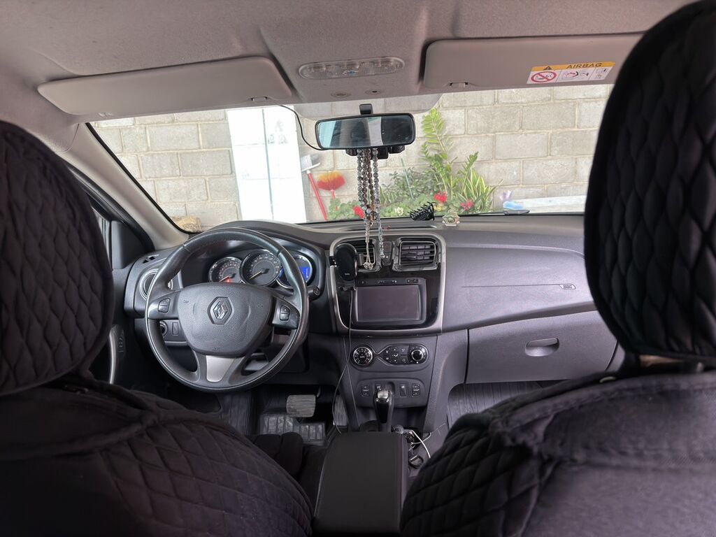 Renault Sandero Stepway: 2017 г., 1.6 л, Автомат, Бензин, Хэтчбэк — фото 3