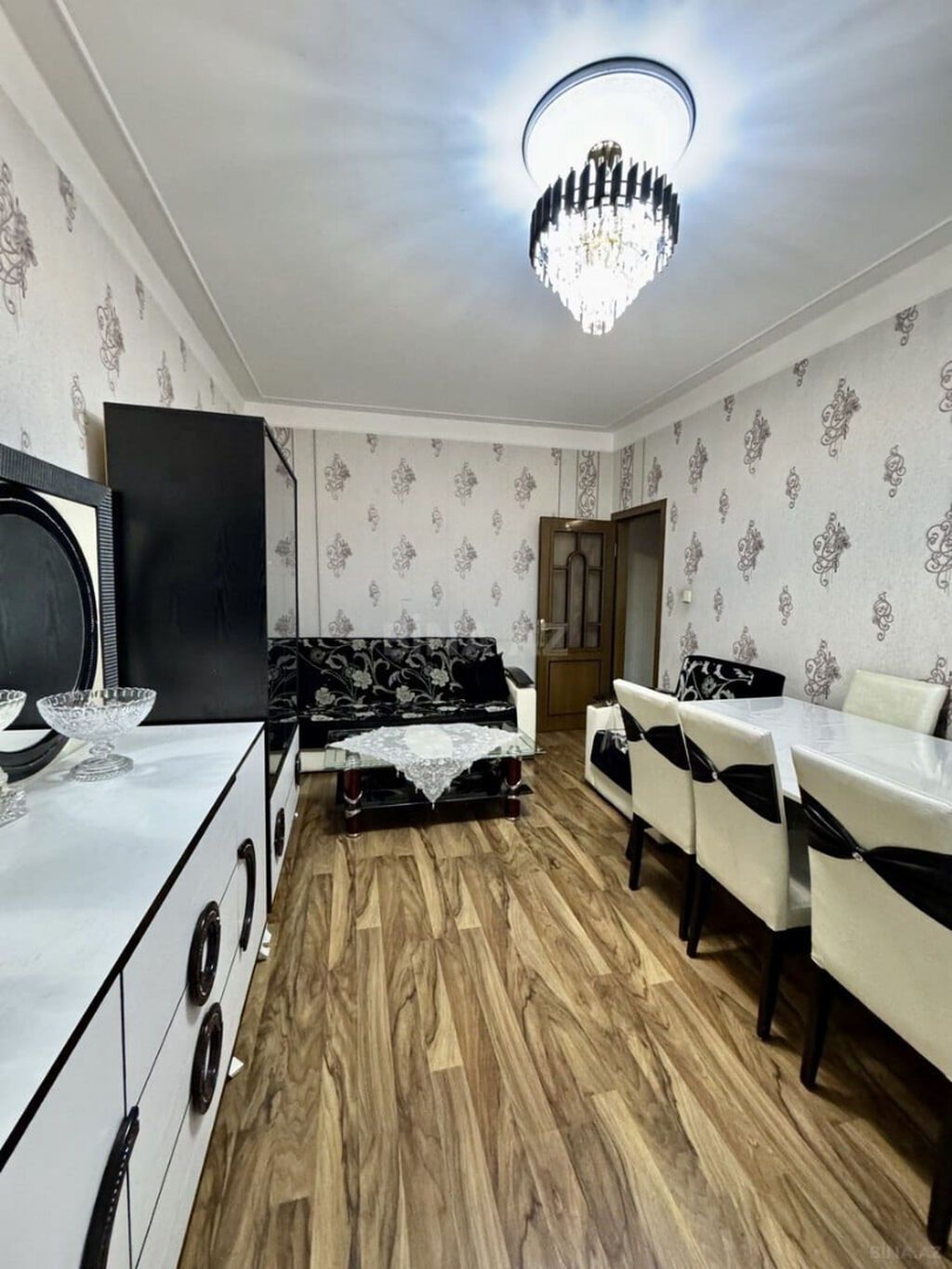 Yeni Yasamalda 4 otaqlı köhnə tikili mənzil satılır, 110 m², 231 000 AZN, şəkil 2 / 12