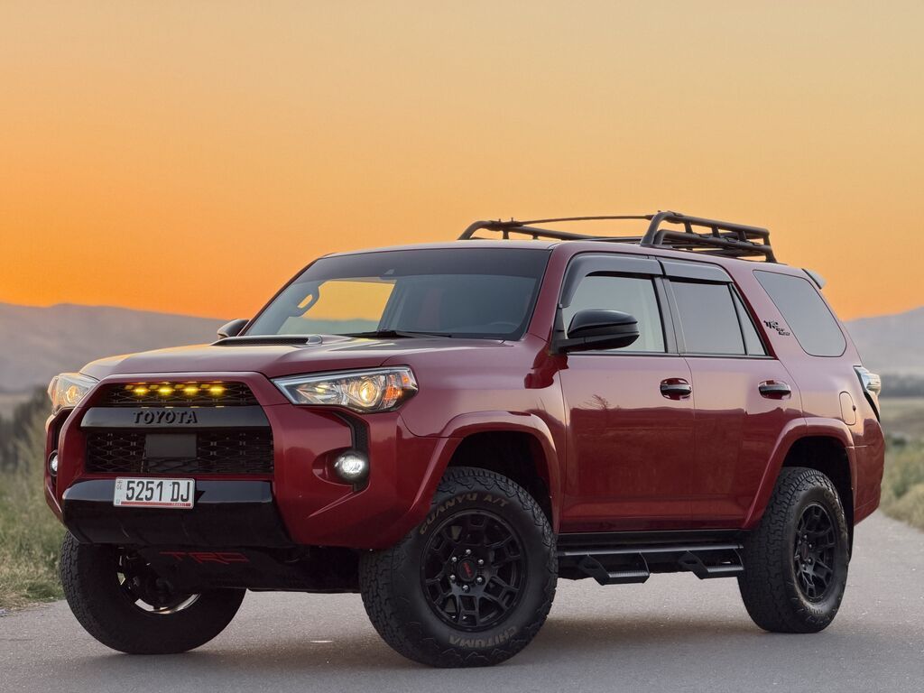 Toyota 4Runner: 2021 г., 4 л, Автомат, Бензин, Внедорожник: фото 3
