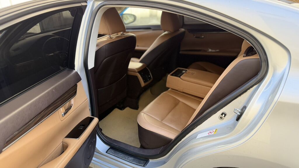 Lexus ES: 2016 г., 2.5 л, Вариатор, Гибрид, Седан: фото 6