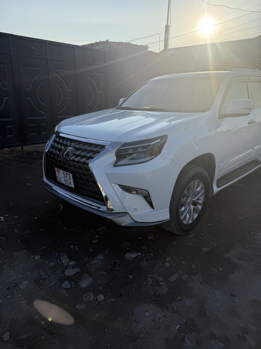 Lexus GX: 2017 г., 4.6 л, Автомат, Бензин, Внедорожник: фото 2