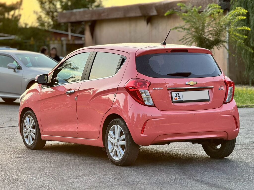 Chevrolet Spark: 2017 г., 1 л, Автомат, Бензин, Хэтчбэк: фото 3