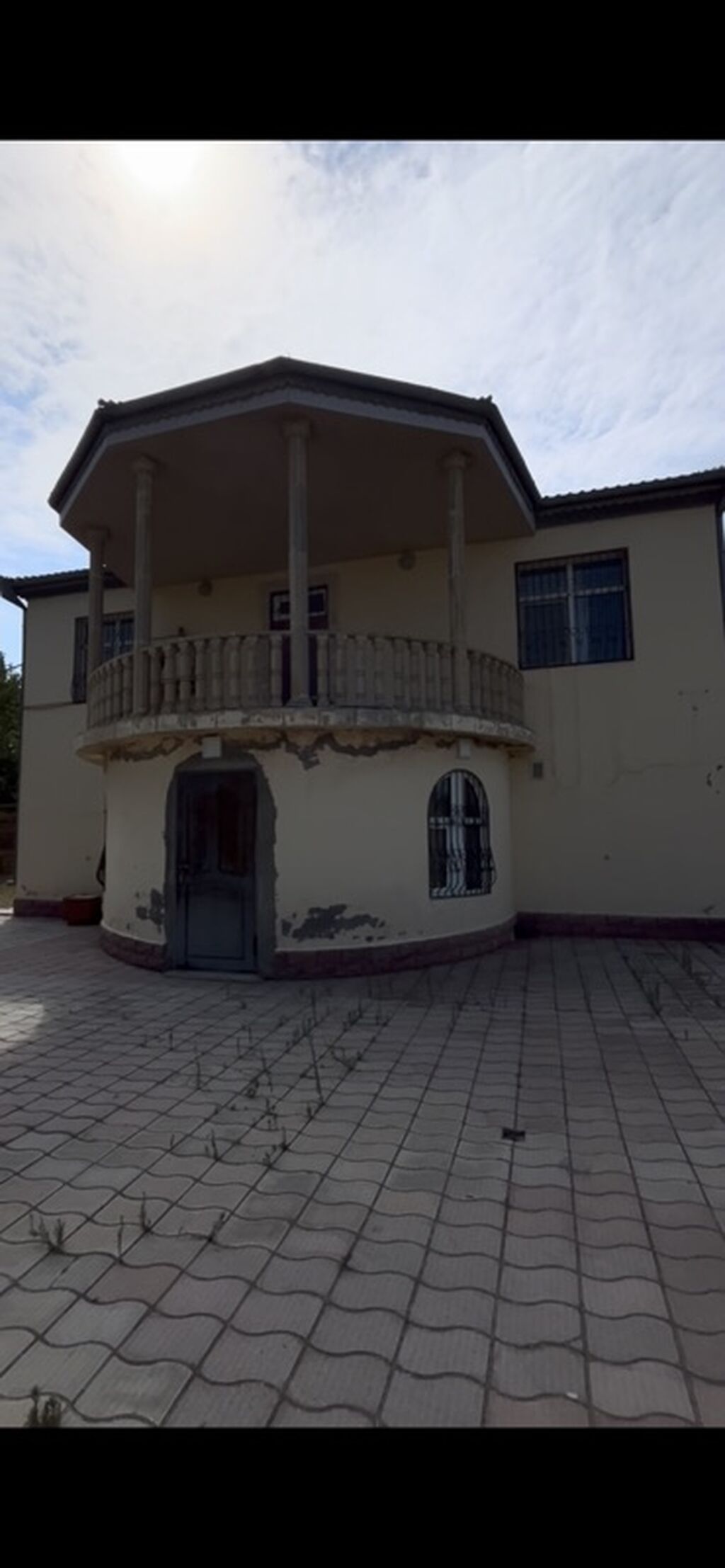 Saray 7 otaqlı, 260 kv. m, Orta təmir