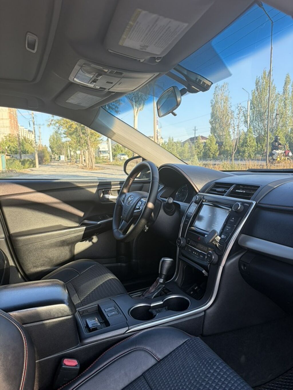Toyota Camry: 2015 г., 2.5 л, Гибрид, Седан: фото 6
