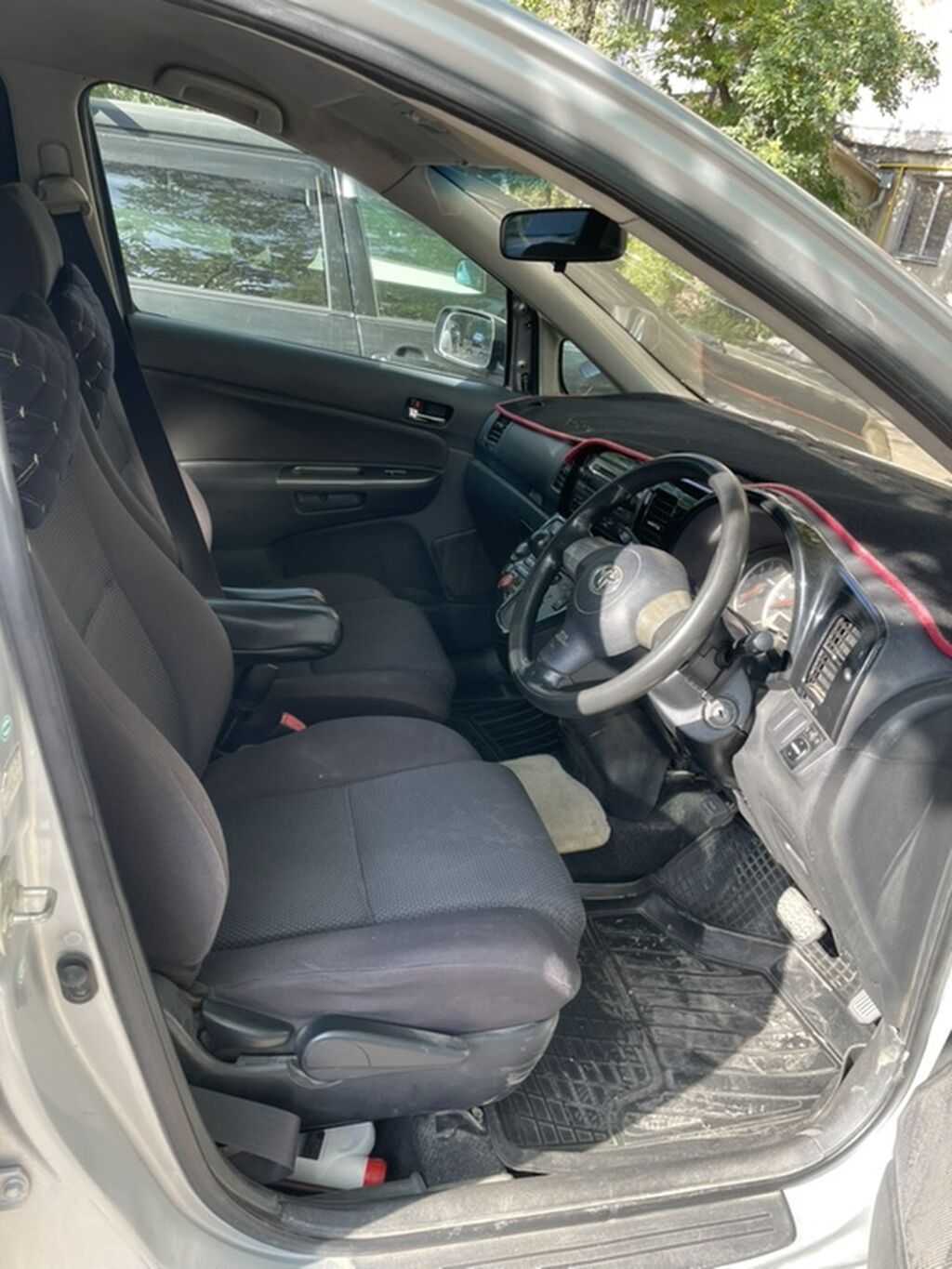 Toyota WISH: 2003 г., 2 л, Автомат, Бензин, Универсал: фото 4