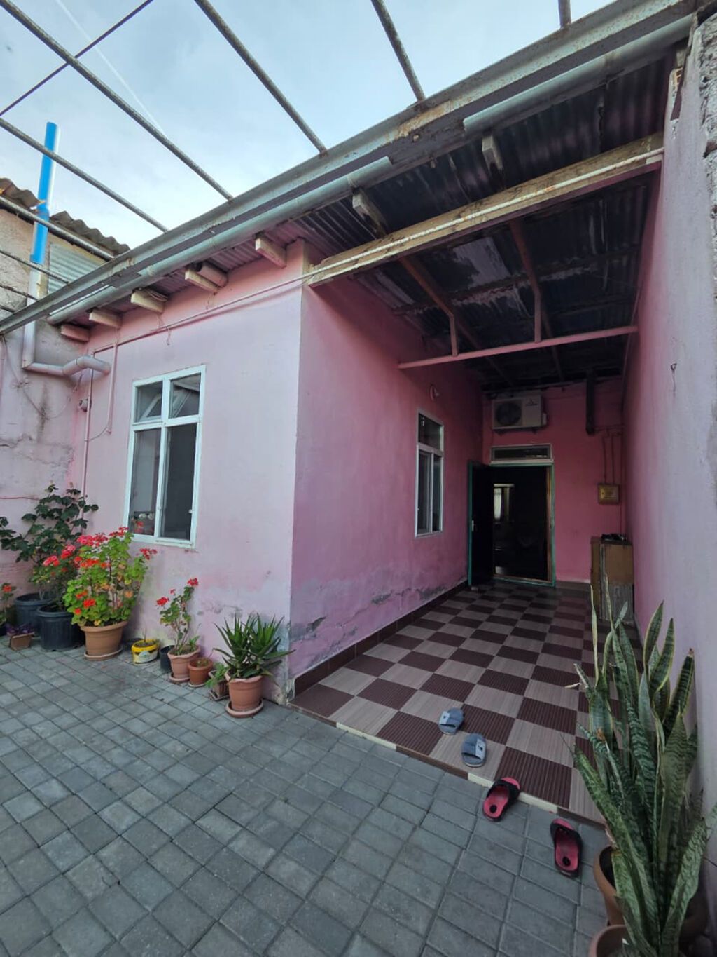Sumqayıt, 72 kv. m, 3 otaqlı, Hovuzsuz, Telefon, Qaz, İnternet